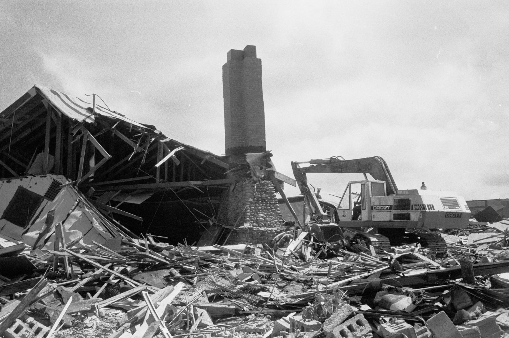 Beacon Club demolition, June 21, 1984